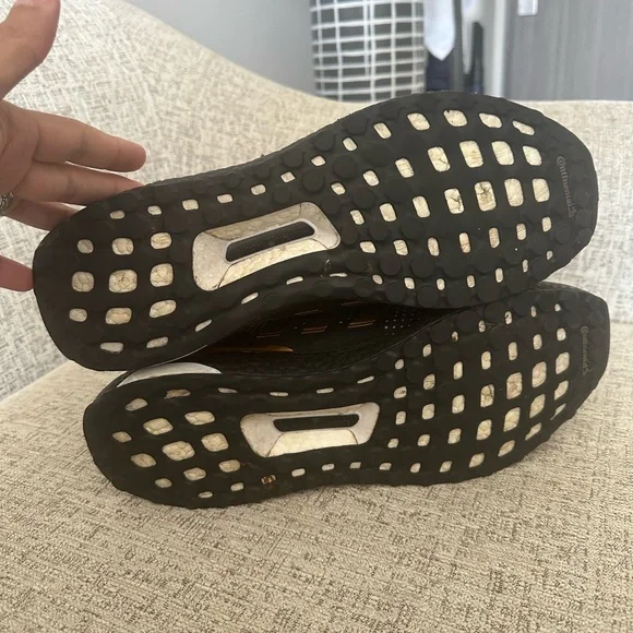 Adidas Ultraboost Size 12 - Picture 6 of 8